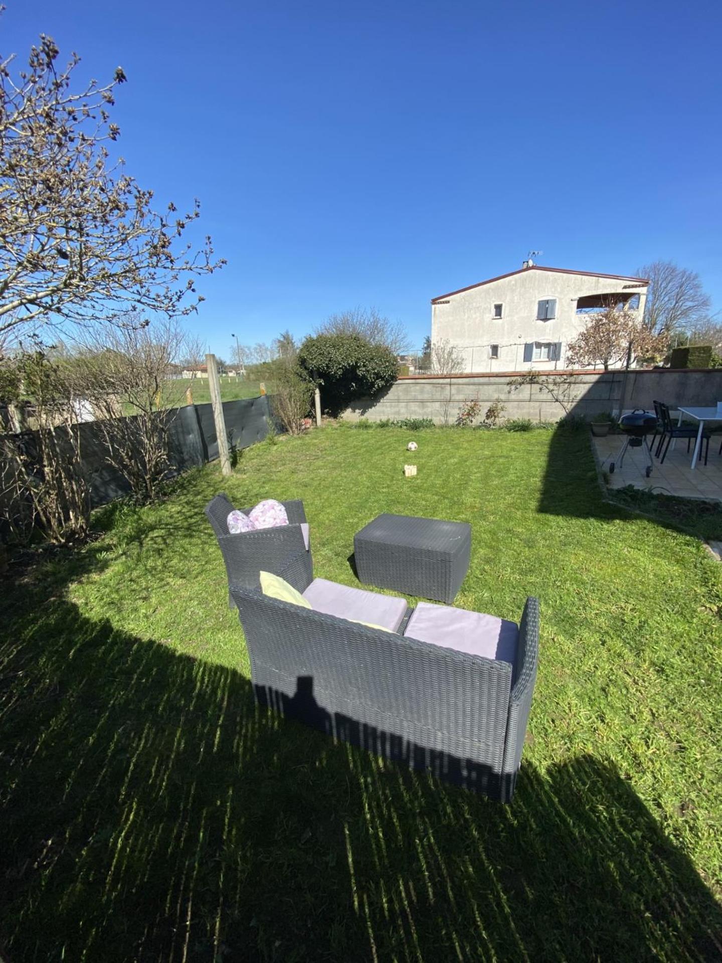 Appartement Tout Equipe 2 Chambres + Jardin Saix  Экстерьер фото