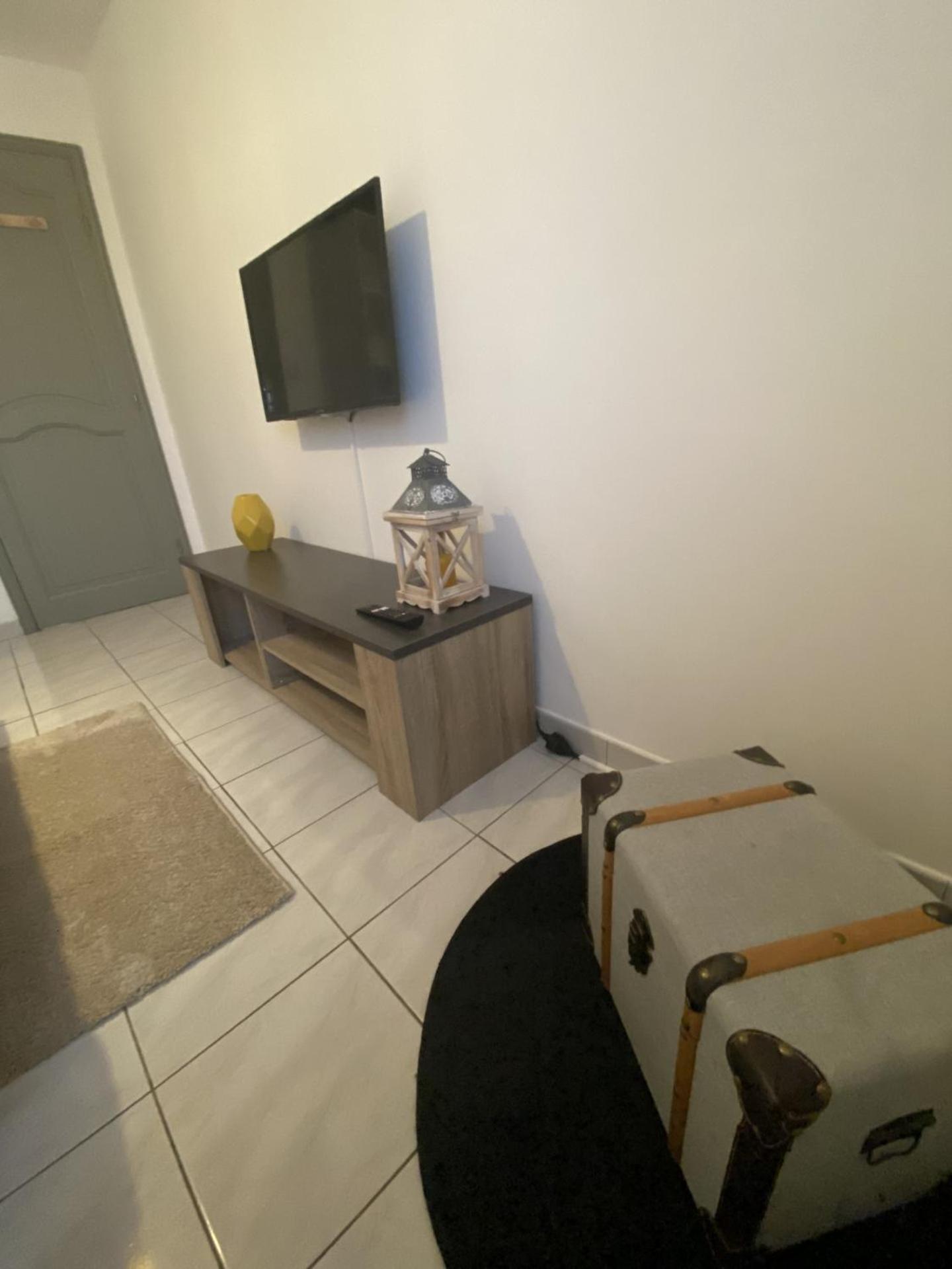 Appartement Tout Equipe 2 Chambres + Jardin Saix  Экстерьер фото